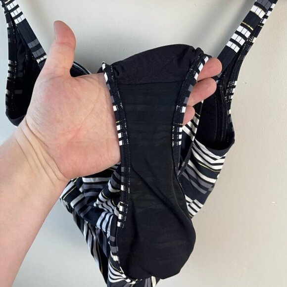 bond-eye Australia Slimming Ruched Striped One Piece Swimsuit US 4 black white - Picture 5 of 8